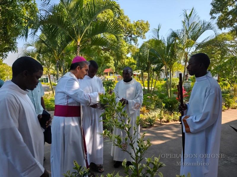 Mozambico - L'Arcivescovo di Maputo visita l'Obra Dom Orione -  30145