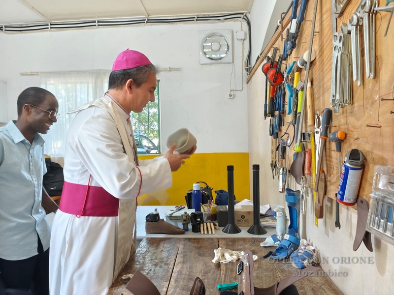 Mozambico - L'Arcivescovo di Maputo visita l'Obra Dom Orione -  30146