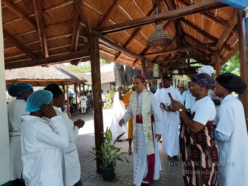 Mozambico - L'Arcivescovo di Maputo visita l'Obra Dom Orione -  30147