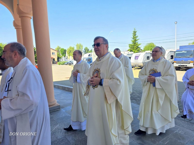 Romania – La comunità orionina di Voluntari-Bucarest celebra i 25 anni della chiesa di S. Luigi Orione -  30228