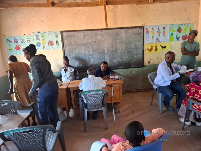 Kenya – A Nyadorera la festa di San Luigi Orione diventa servizio ai più poveri -  30278