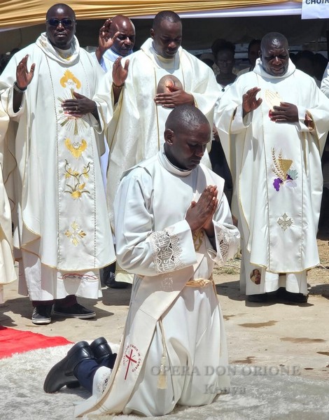 Kenya – Un nuovo sacerdote nella Delegazione di “Nostra Signora del Rosario” -  30304
