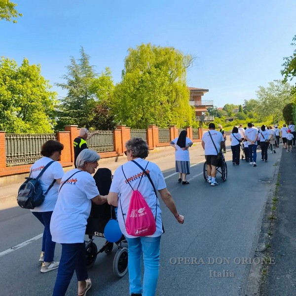 Tortona - Due ruote e passi di solidarietà sotto lo sguardo della Madonna della Guardia -  30348