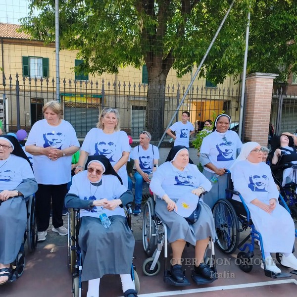 Tortona - Due ruote e passi di solidarietà sotto lo sguardo della Madonna della Guardia -  30353