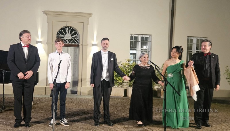 Il bel canto nel cortile del Paterno di Tortona -  30433
