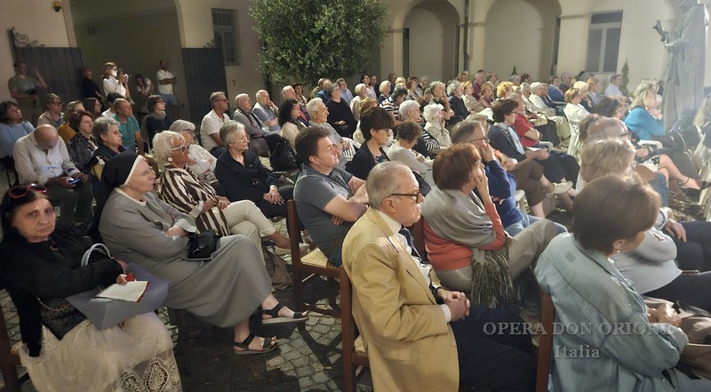 Il bel canto nel cortile del Paterno di Tortona -  30439