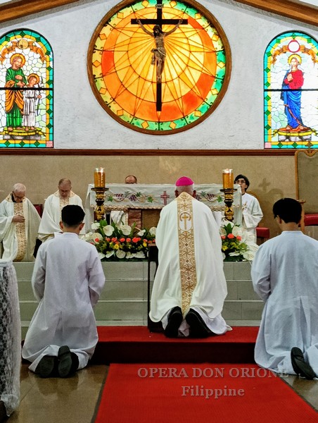 Filippine - Tre nuovi sacerdoti, una sola missione in Cristo -  30520
