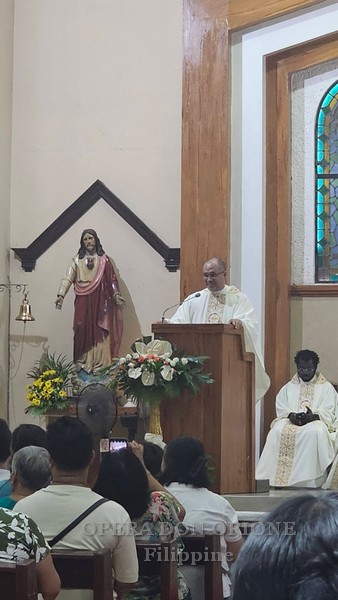 Filippine - Tre nuovi sacerdoti, una sola missione in Cristo -  30528