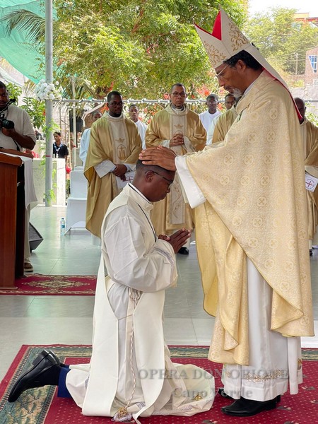 Capo Verde - Igualdino da Silva Tavares ordinato sacerdote -  30534