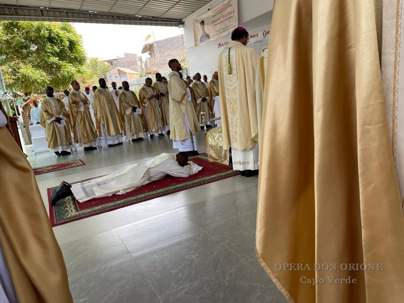 Capo Verde - Igualdino da Silva Tavares ordinato sacerdote -  30535
