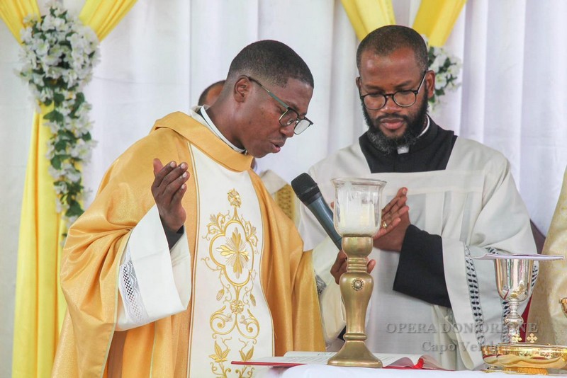 Capo Verde - Igualdino da Silva Tavares ordinato sacerdote -  30539
