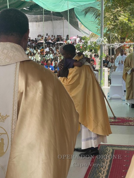 Capo Verde - Igualdino da Silva Tavares ordinato sacerdote -  30552