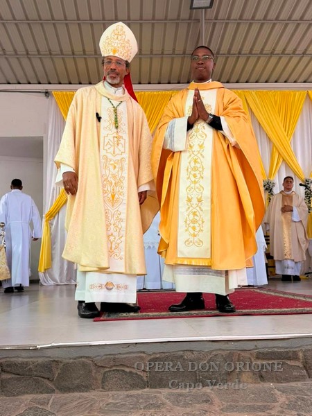 Capo Verde - Igualdino da Silva Tavares ordinato sacerdote -  30555