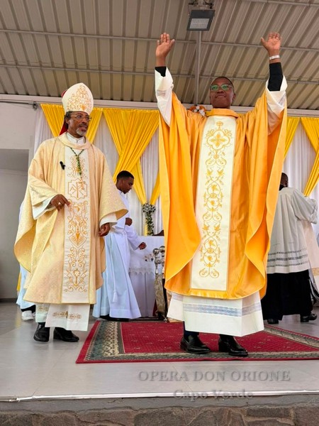 Capo Verde - Igualdino da Silva Tavares ordinato sacerdote -  30556