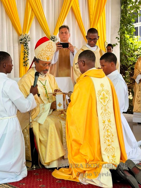 Capo Verde - Igualdino da Silva Tavares ordinato sacerdote -  30557