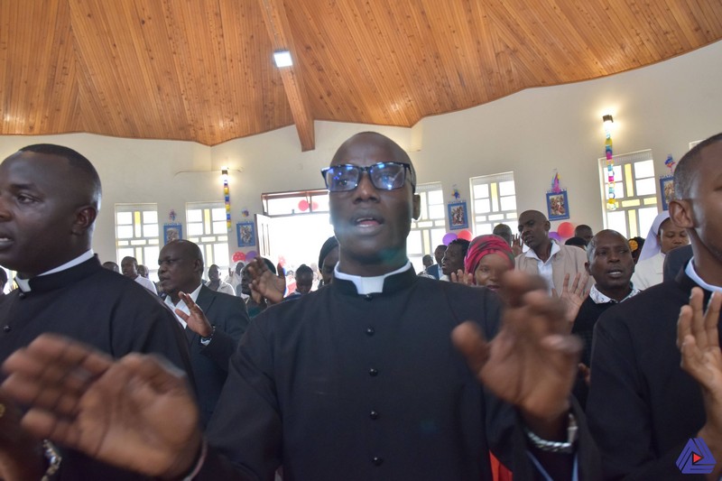 Kenya - Nove novizi emettono la Prima Professione Religiosa a Nairobi -  30652