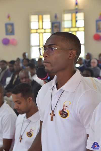 Kenya - Nove novizi emettono la Prima Professione Religiosa a Nairobi -  30664