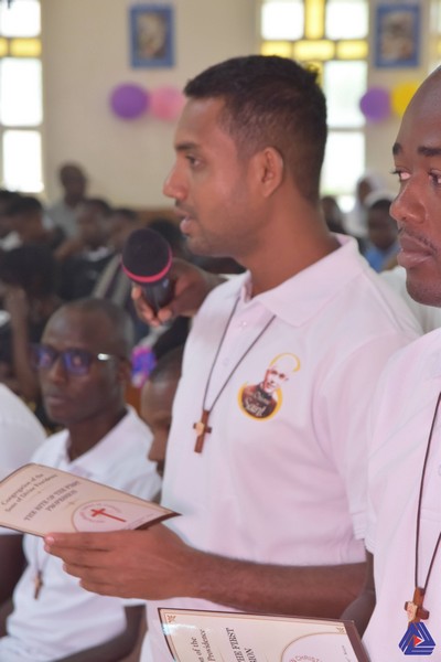 Kenya - Nove novizi emettono la Prima Professione Religiosa a Nairobi -  30672