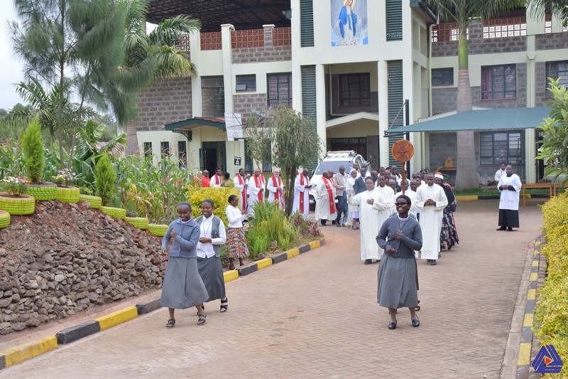 Kenya - Nove novizi emettono la Prima Professione Religiosa a Nairobi -  30678