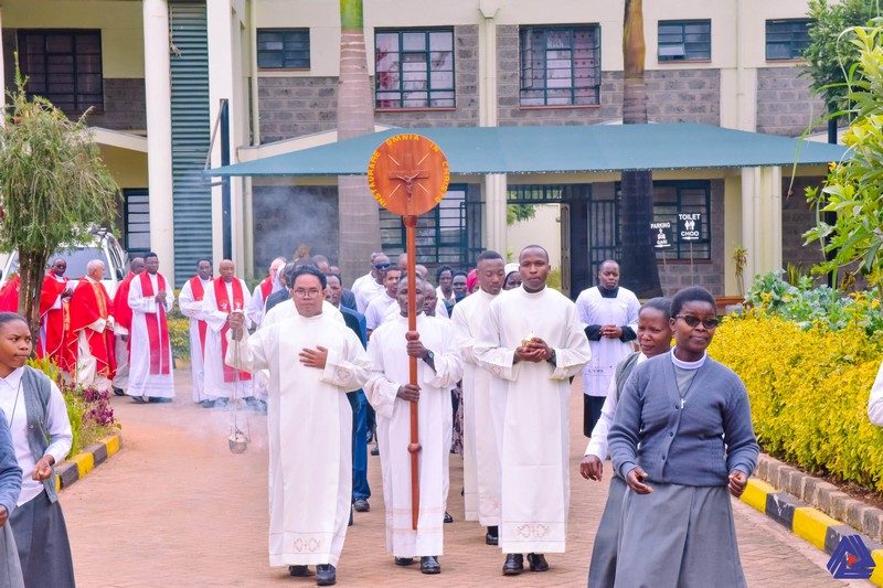 Kenya - Nove novizi emettono la Prima Professione Religiosa a Nairobi -  30679