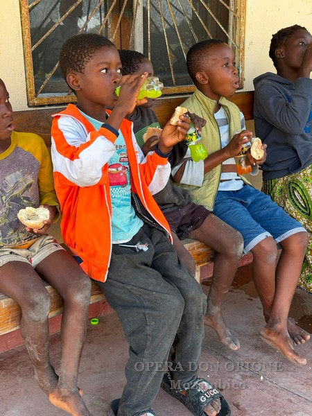 Mozambico - A Beira oltre 60 bambini per il primo giorno dell'Oratorio Dom Orione -  30786