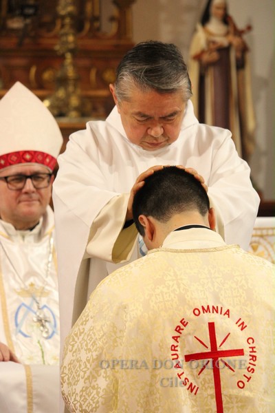 Cile - A Los Angeles ordinato sacerdote Padre Sebastián Vega Selaive  -  30818