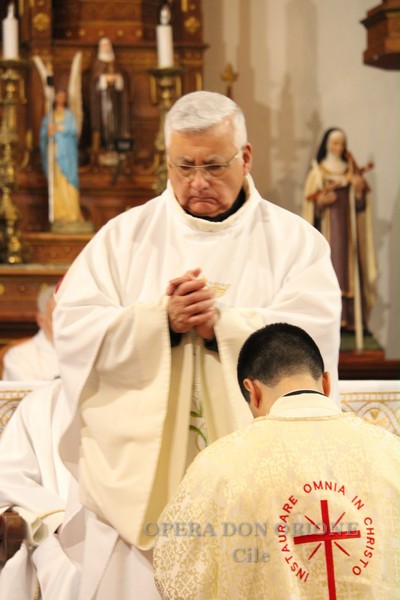 Cile - A Los Angeles ordinato sacerdote Padre Sebastián Vega Selaive  -  30821