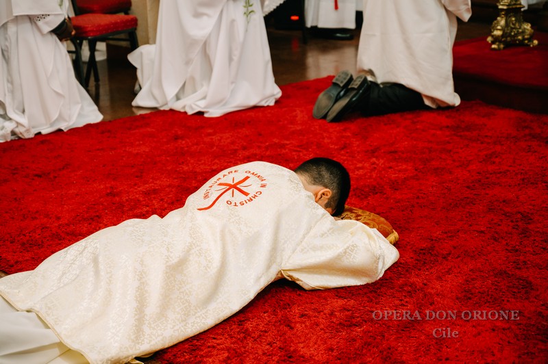 Cile - A Los Angeles ordinato sacerdote Padre Sebastián Vega Selaive  -  30824
