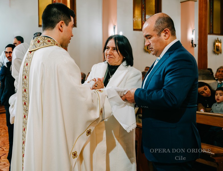 Cile - A Los Angeles ordinato sacerdote Padre Sebastián Vega Selaive  -  30836