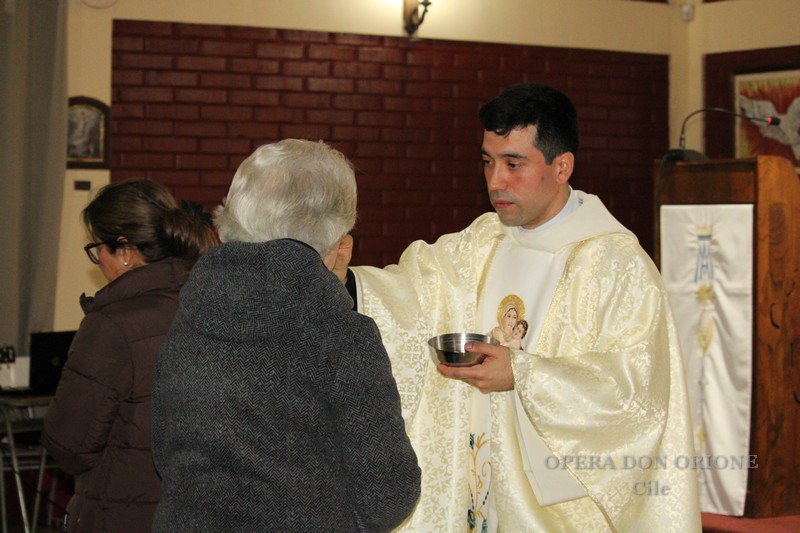 Cile - A Los Angeles ordinato sacerdote Padre Sebastián Vega Selaive  -  30851