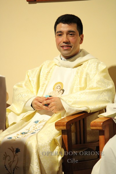 Cile - A Los Angeles ordinato sacerdote Padre Sebastián Vega Selaive  -  30852