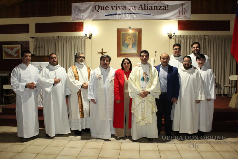 Cile - A Los Angeles ordinato sacerdote Padre Sebastián Vega Selaive  -  30853
