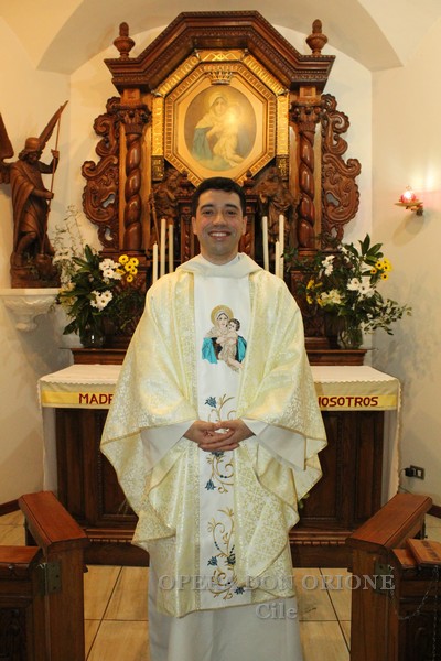 Cile - A Los Angeles ordinato sacerdote Padre Sebastián Vega Selaive  -  30855