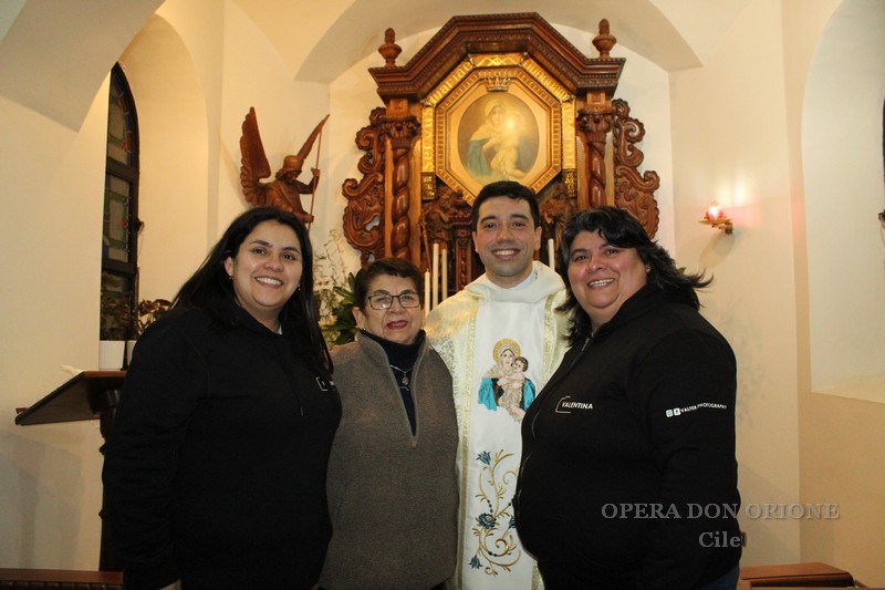 Cile - A Los Angeles ordinato sacerdote Padre Sebastián Vega Selaive  -  30857