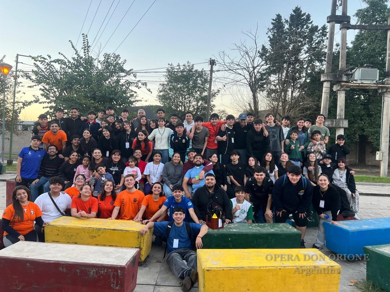 Argentina - “Gesù guarda, chiama e trasforma”. Giovani missionari a Tucumán -  30862