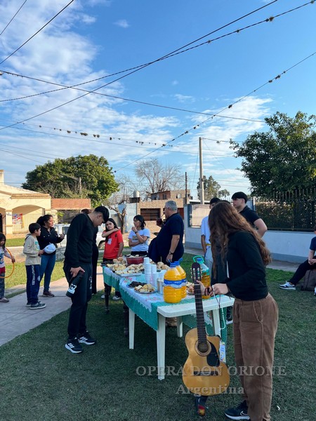 Argentina - “Gesù guarda, chiama e trasforma”. Giovani missionari a Tucumán -  30868