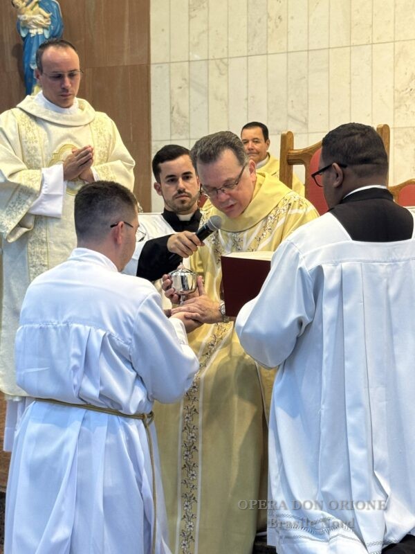 Brasile Nord - Fede, servizio e vocazione: nove religiosi istituiti Lettori e Accoliti -  30979