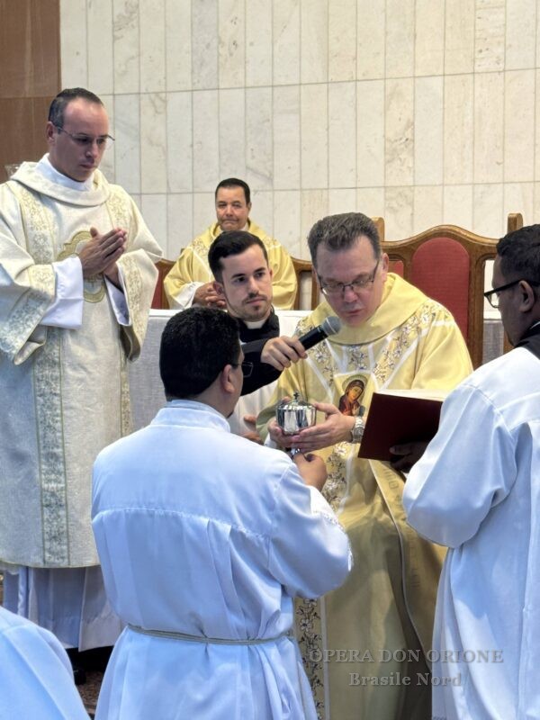 Brasile Nord - Fede, servizio e vocazione: nove religiosi istituiti Lettori e Accoliti -  30983