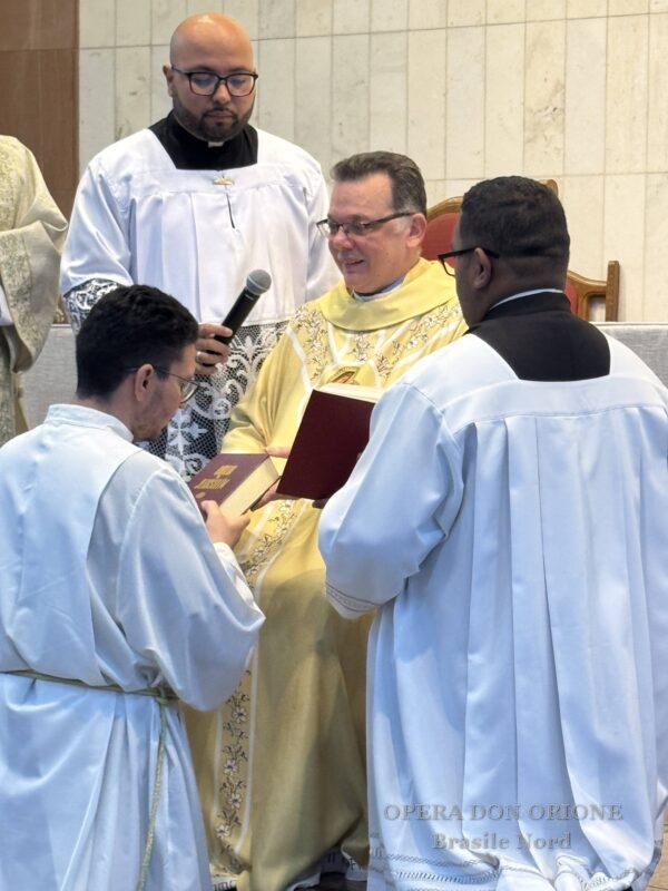 Brasile Nord - Fede, servizio e vocazione: nove religiosi istituiti Lettori e Accoliti -  30988