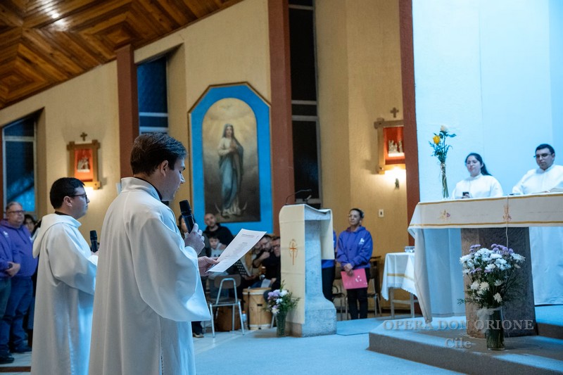 Cile - A Cerrillos il rinnovo dei voti religiosi dei chierici Tomás Lois e Javier Navarrete -  31250