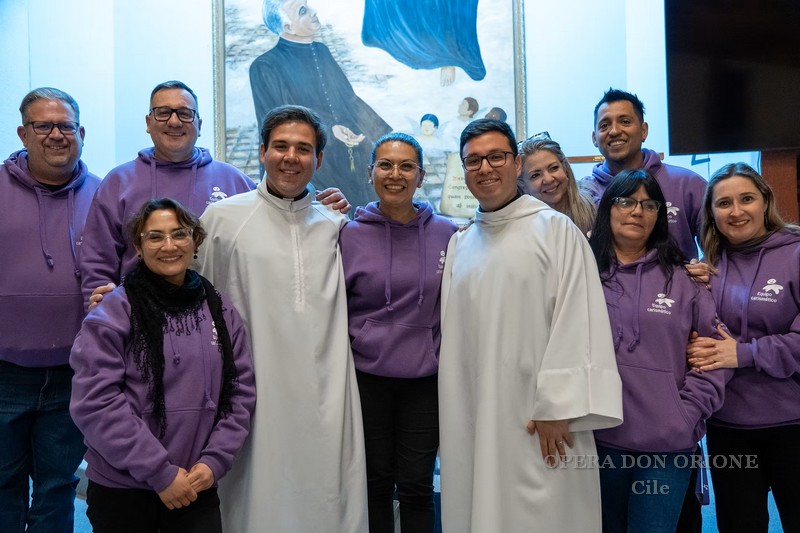 Cile - A Cerrillos il rinnovo dei voti religiosi dei chierici Tomás Lois e Javier Navarrete -  31255