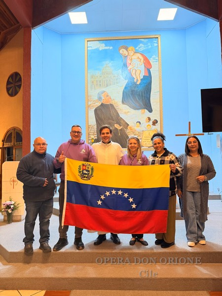 Cile - A Cerrillos il rinnovo dei voti religiosi dei chierici Tomás Lois e Javier Navarrete -  31258