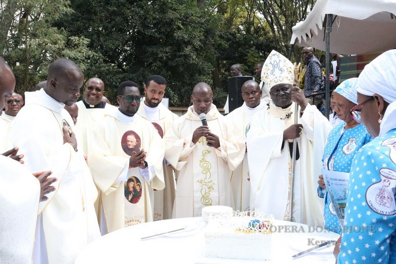 Kenya - L'ordinazione diaconale di Justus Nyabuga  -  31284