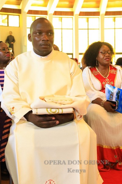 Kenya - L'ordinazione diaconale di Justus Nyabuga  -  31287