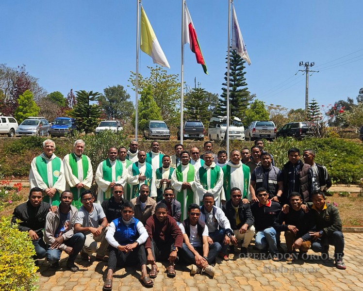 In Madagascar da 50 anni, ricominciando dal cuore -  31341