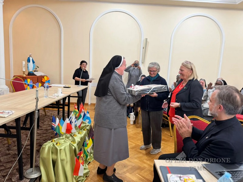 Polonia – Conclusa a Zduńska Wola l'Assemblea Generale di Verifica delle Piccole Suore Missionarie della Carità -  31438
